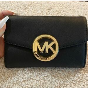 Mk Envelope Mk Emblem Clasp with Gold Chain and Logo Leather Cross Body Bag